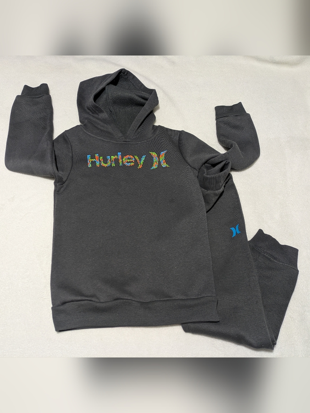 Hurley boy's two-piece fleece-lined hoodie and jogger pants set